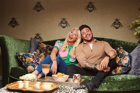 who is in celebrity gogglebox 2022